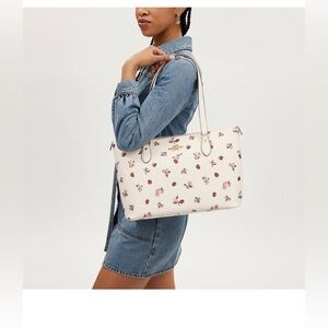 Coach Gallery Tote ladybug floral print